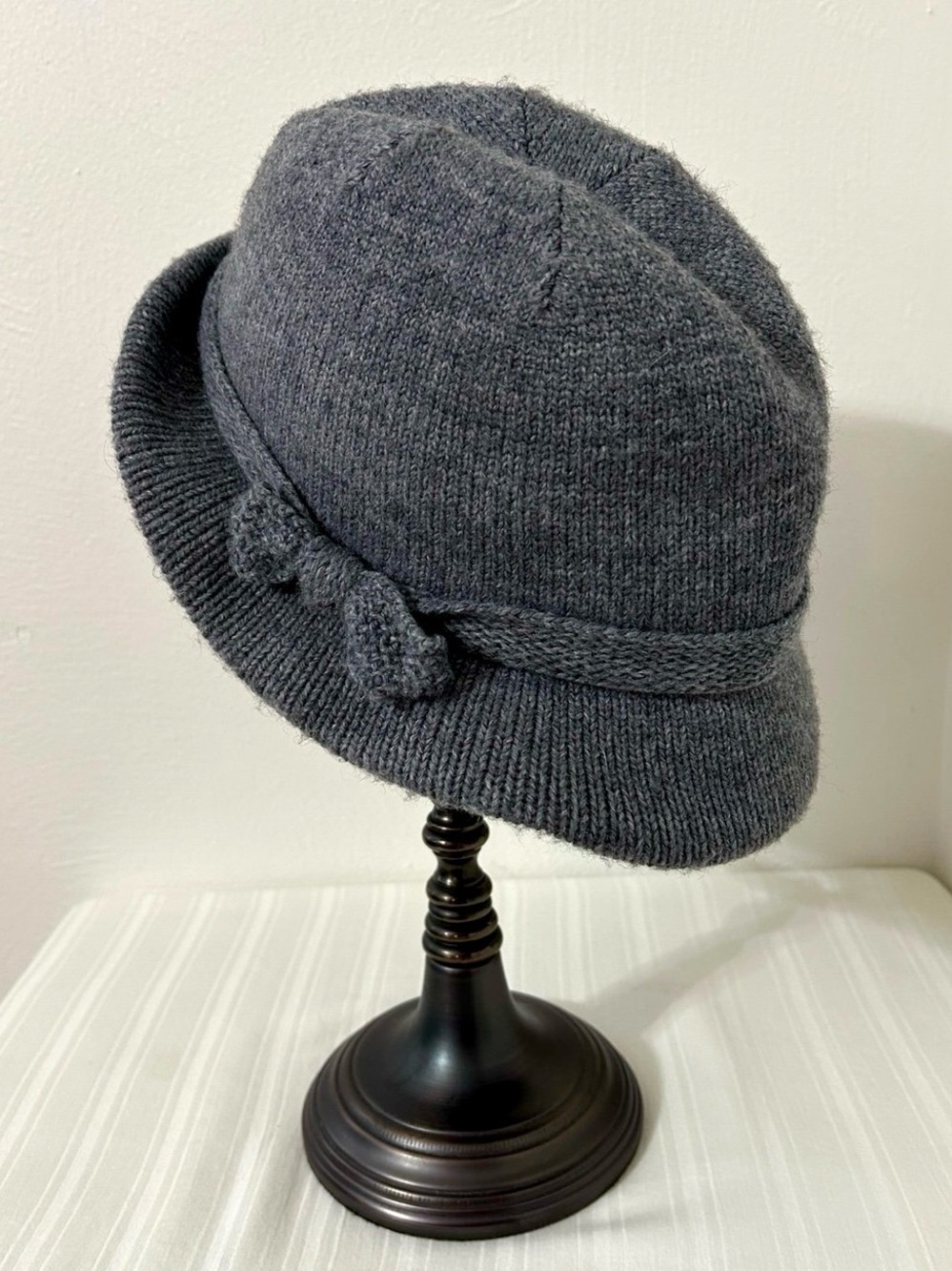 Vtg Union-Made USA Gray Knit Cloche Womens Hat Sculpted Bow Matching Knit Band
